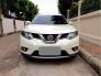 Bán xe Nissan X-Trail 2017 đk 2018 số tự động màu trắng bản full nút đề