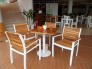 Bàn ghế gỗ dùng trong nhà hàng