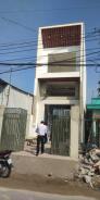 nhà 1 trệt, 2 lầu, sân oto, sổ sẵn, nhận nhà vào ở