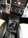 Bán Mitsubishi Pajero Sport 2.5MT màu trắng số sàn máy dầu sản xuất 2016 biển Sài Gòn