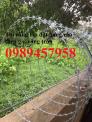 Nhận thi công hàng rào dây thép gai hình dao biệt thự