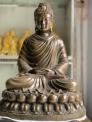 Tượng Phật bổn sư bằng đồng