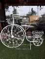 Xe đạp sắt trang trí sân vườn