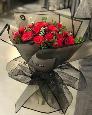 Bó hoa hồng đỏ gói giấy đen sang trọng - LDNK126
