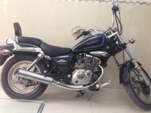 Moto SUZUKI 125 GZ