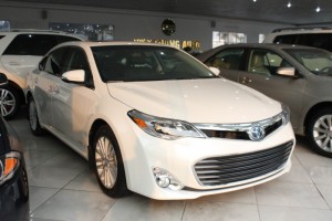Toyota Avalon Limited Hybrid 2015. Xe màu Trắng mới 100% nhập Mỹ