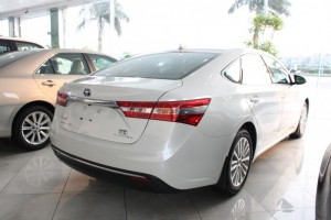 Toyota Avalon Limited Hybrid 2015. Xe màu Trắng mới 100% nhập Mỹ