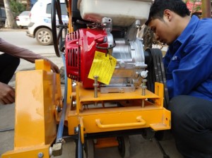 Máy cắt bê tông