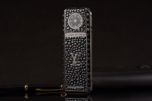 Điện thoại Louis vuitton V12 sang trọng quý phái