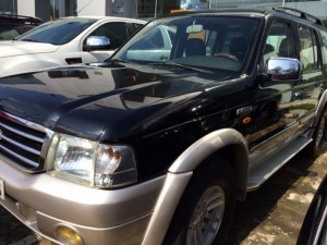 Bán Ford EVerest 2005 số sàn một cầu màu đen