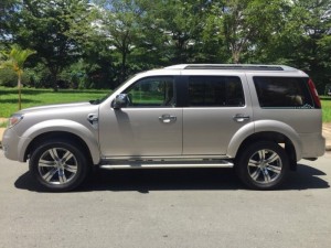 Ford Everest 2.5L, Đời 2012 màu Hồng Phấn