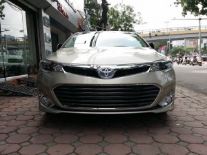 Bán Toyota Avalon 2.5 Hybrid Limited màu vàng cát giao ngay