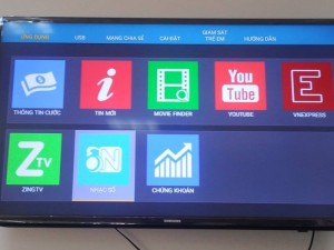 Kho ứng dụng phong phú: Nghe nhạc số, đọc báo, xem Youtube...
