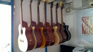 Bán guitar acoustic cho người mới tập chơi - Guitar Ân Điển