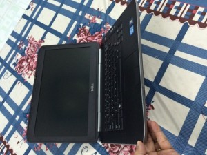 Cần bán Laptop Dell Latitude Core I5, Ram 4GB giá đẹp