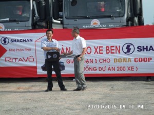 Xe ben 3 chân Shacman