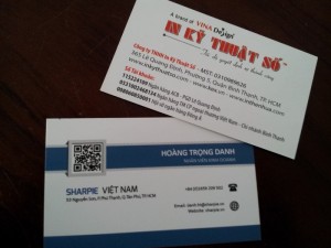 nếu bạn là một doanh nhân , trước khi bắt đầu công việc kinh doanh thì việc đầu tiên bạn nên làm là cần có ngay một chiếc name card.