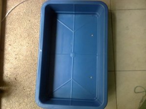 có lỗ thoát nước ở đáy và có