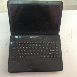 Sony Vaio VPCEH vân kim cương i5 ram 4gb ổ 500gb máy cực đẹp