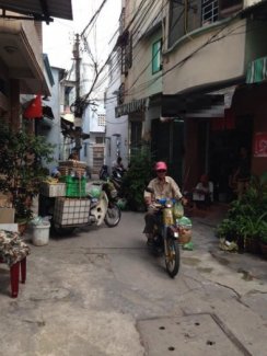 Bán nhà Q5, HXH Trần Phú , 31.8m2 , nhà c4 , GIÁ 2.1 tỷ/TL