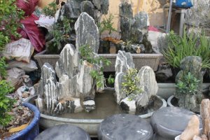 Hòn non bộ đẹp mang lại sự tốt lành đến gia đình bạn