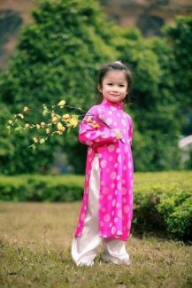 Áo dài trẻ em Gấm Thái Tuấn màu hồng cho bé gái