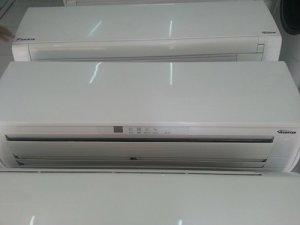 Máy lạnh Daikin 1hp AutoClear+Inverter