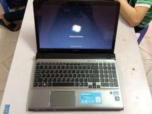 Sony Vaio sve15 vỏ nhôm core i7 3632 ram 4gb ổ 640gb vga rời