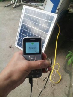 Sạc điện thoại bằng tấm pin mặt trời 15w