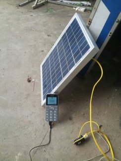Sạc điện thoại bằng tấm pin mặt trời 15w