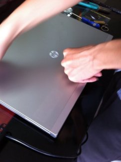 Thử ngay nhé : HP EliteBook 8460p I3 - Dòng doanh nhân vỏ nhôm nguyên khối - Bền bỉ , sang trọng!