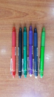 Bút bi xóa được hàng xách tay từ Nhật