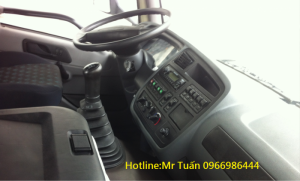 Cabin J5 có điều hòa,radio,3 ghế ngồi và 2 giường nằm.