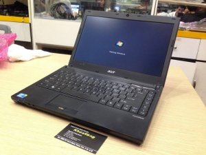 Acer travelmate 8372 13.3 inch