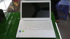 Bán TOSHIBA C40 - A Core i5 - 4200 VGA 2Gb màu trắng đẹp long lanh