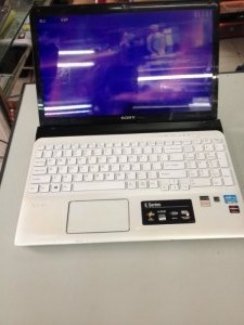 Sony Vaio Sve15 I5 , 3230M/4G/500G/ / 15.6 , In Màu Trắng Rất Đẹp