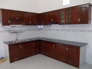 Tủ bếp gỗ tự nhiên