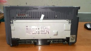 Mặt sau của máy in HP laserjet 1006
