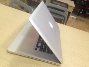 Macbook pro 15 Core i7 MD322 | Màn hình: 15 inch LED-backlit ; độ phân giải cao 1440 x 900 sáng đẹp chuẩn không cần chỉnh