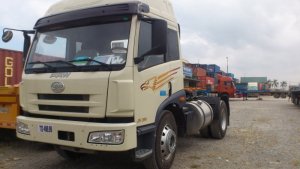 Bán xe đầu kéo FAW 1 cầu động cơ 240hp.