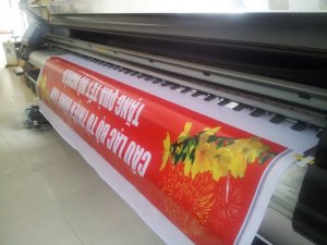 Đặt in ngay, treo bẳng rôn trước cửa hàng của bạn càng sớm thì càng nhiều khách hàng biết đến chương trình ưu đãi của bạn, In Kỹ Thuật Số giúp bạn thiết kế, in ấn và gia công băng rôn đẹp, chất lượng, giá thành rẻ.