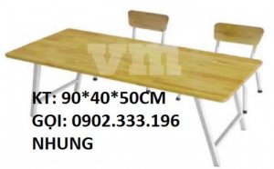 Bàn gỗ