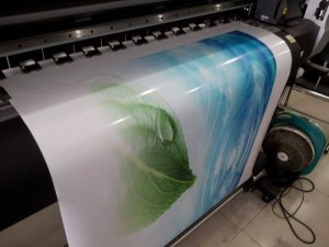 Thành phẩm in decal dán trang trí tết 2018 được đảm bảo về màu sắc và độ sắc nét của hình ảnh, đường nét, kích thước; với công nghệ in phun kỹ thuật số hiện đại từ máy in kỹ thuật số MIMAKI, chúng tôi thực hiện cho bạn sản phẩm in decal chất lượng nhất.