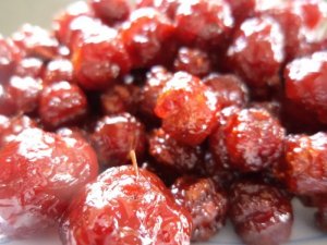 Hiện nay mứt sơ ri của mình năm nay hút khách lắm nhé, khách nào mua thì đặt trước mình nha. rồi tết mình giao cho, đặt trễ quá tết sẽ hok có á