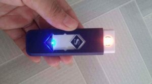 Hộp quẹt usb sạc điện