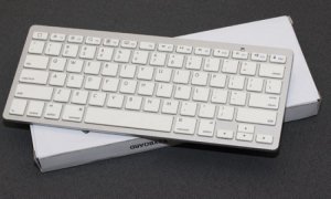 Bàn phím dành cho iPad với dtdd cảm ứng