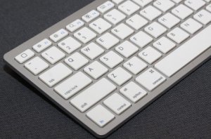 Bàn phím dành cho iPad với dtdd cảm ứng