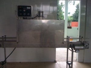 Dây chuyền chiết rót đóng nắp chai pet 330ml,500ml tự động 1000 chai