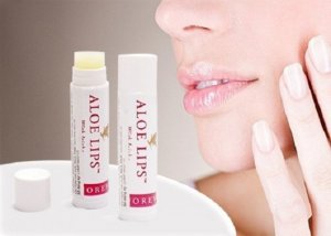 Son dưỡng môi Aloe Lips™ with Jojoba