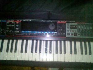 Đàn Roland Juno Gj